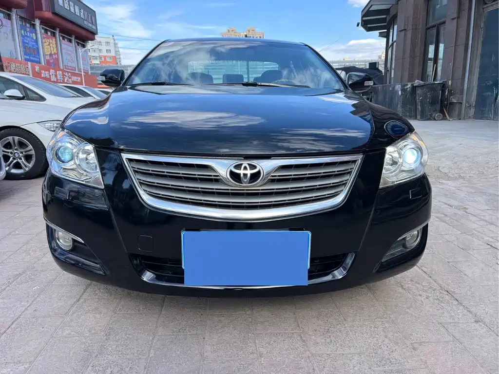 Toyota Camry — миниатюра 2
