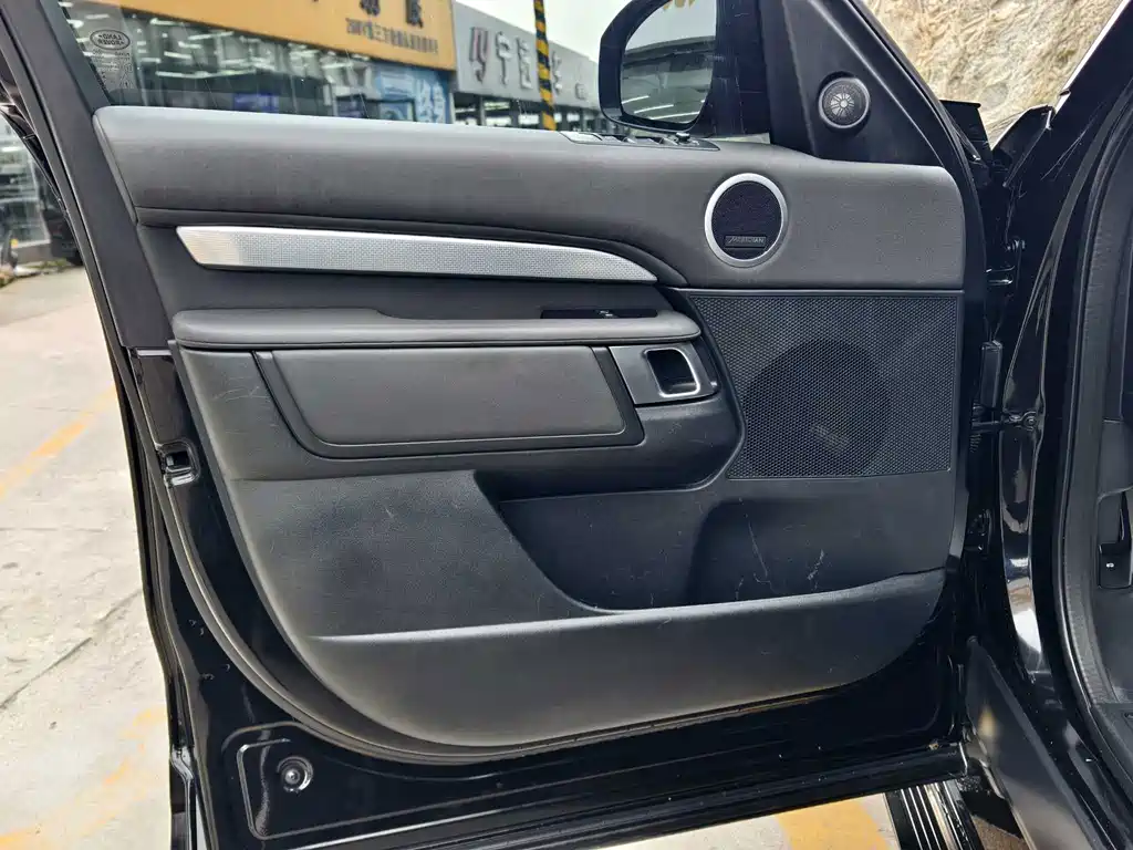 Land Rover Discovery — миниатюра 5