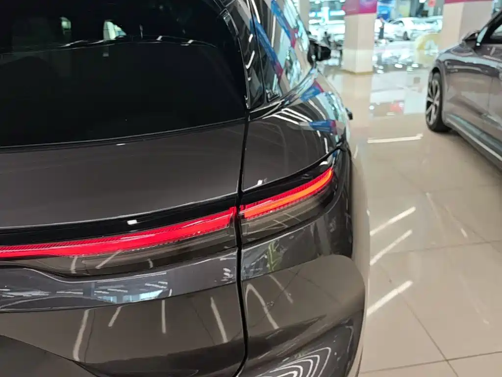 NIO ES6 — миниатюра 8
