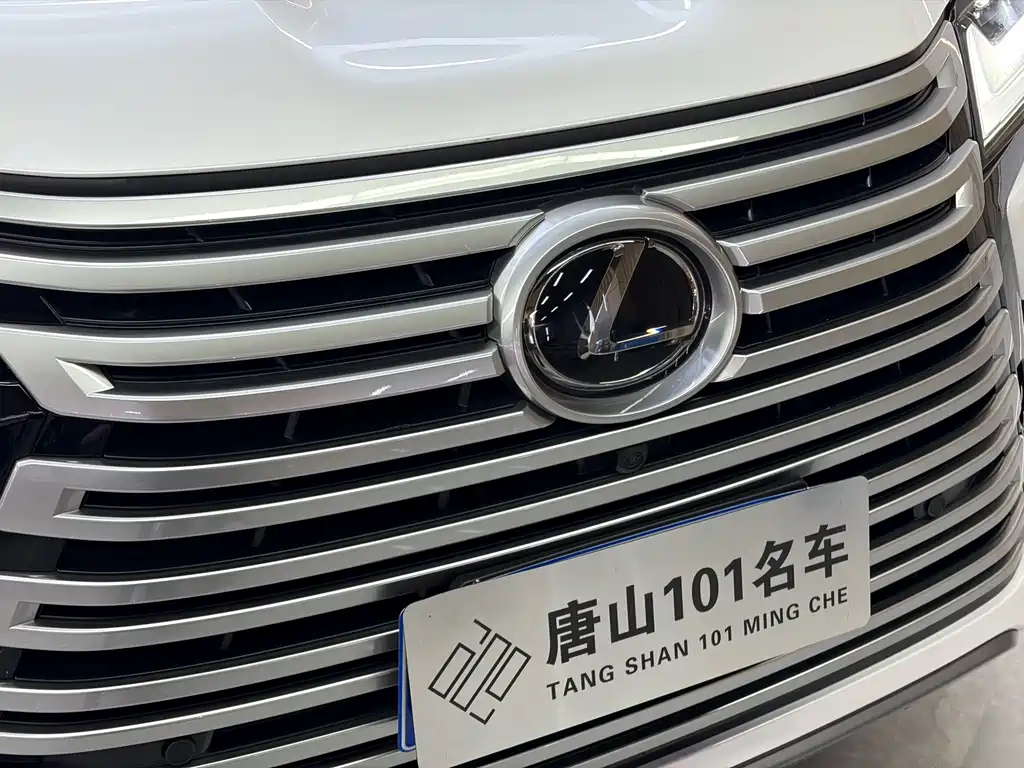 Lexus LX — миниатюра 5