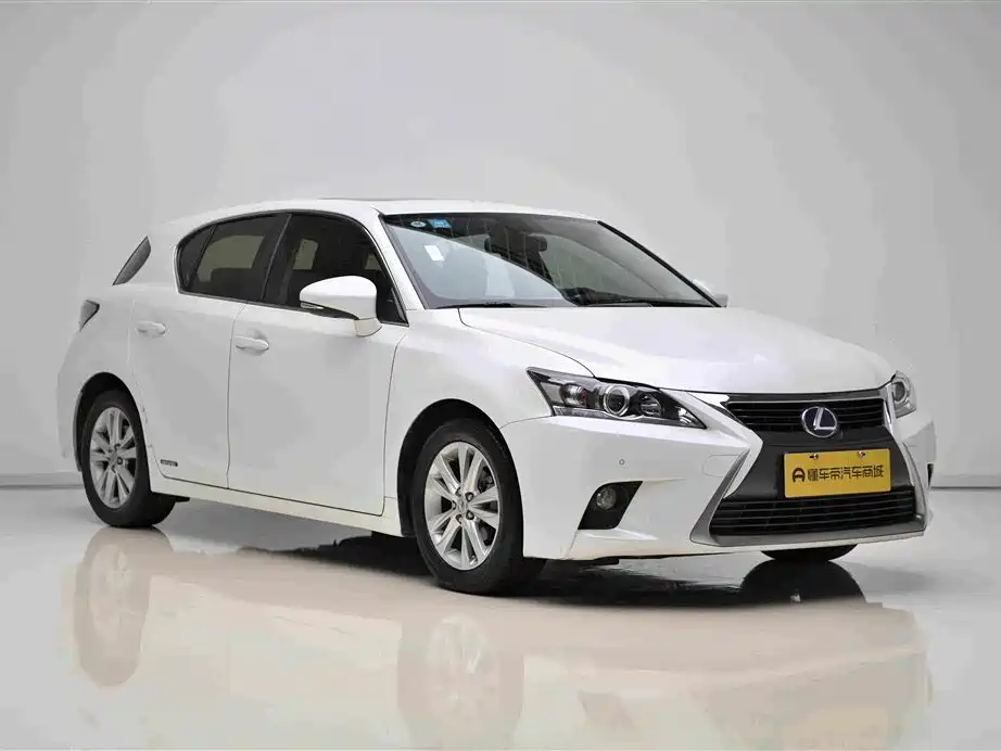 Lexus CT — миниатюра 3