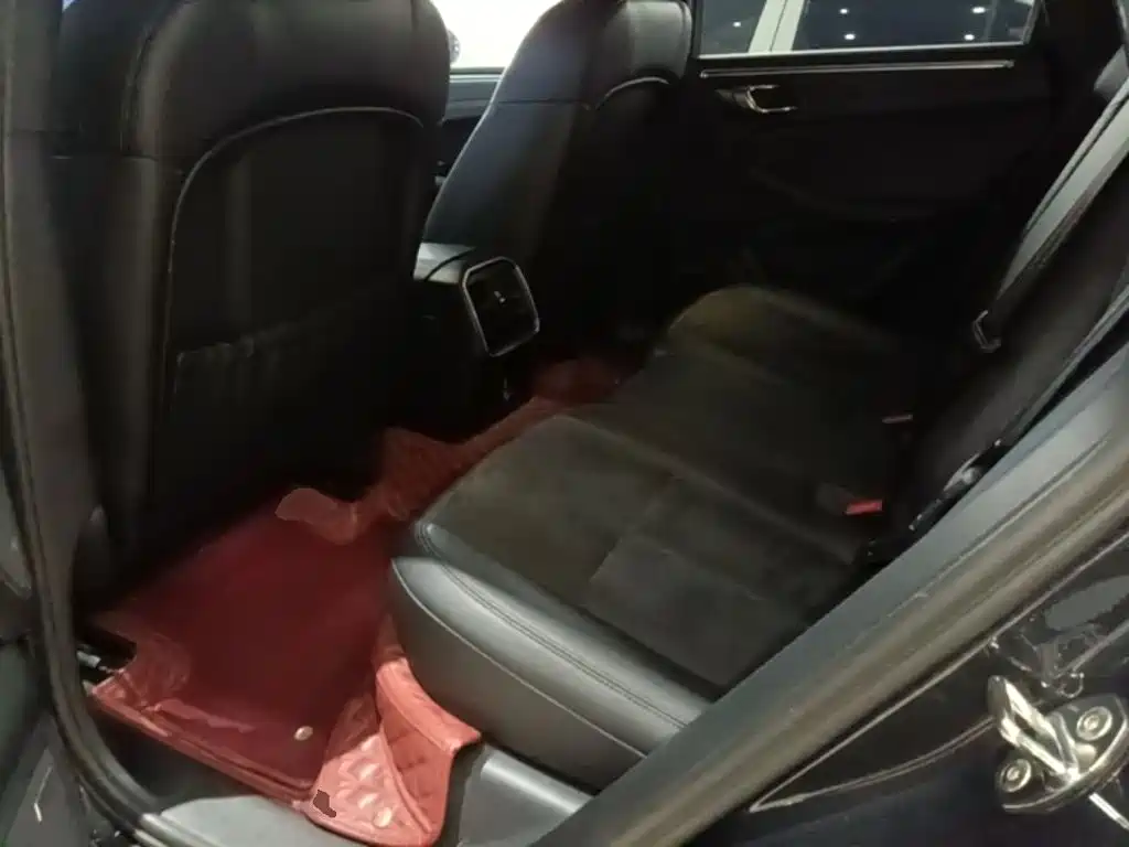 Porsche Macan — миниатюра 17