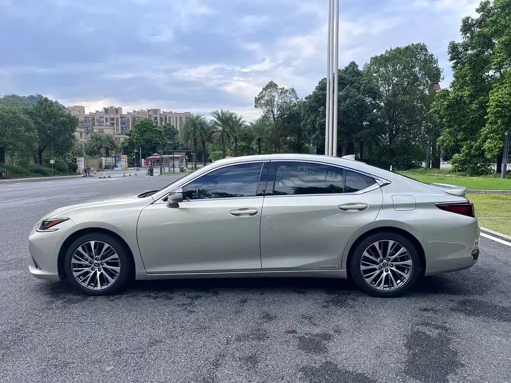 Lexus ES — миниатюра 7