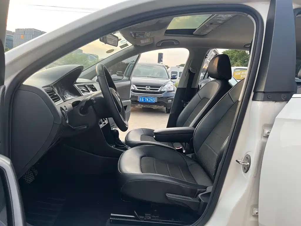 Skoda Rapid Spaceback — миниатюра 4