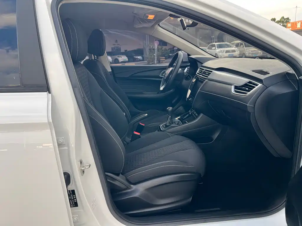 Roewe i5 — миниатюра 9