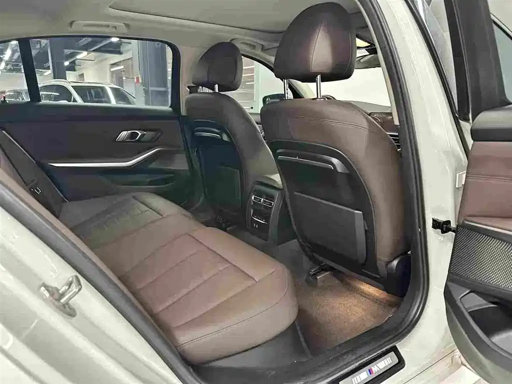 BMW 3 Series — миниатюра 14