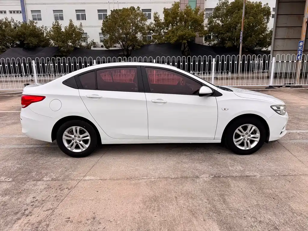 Chevrolet Cavalier — миниатюра 4