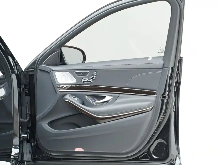 Mercedes-Benz S-Class — миниатюра 21