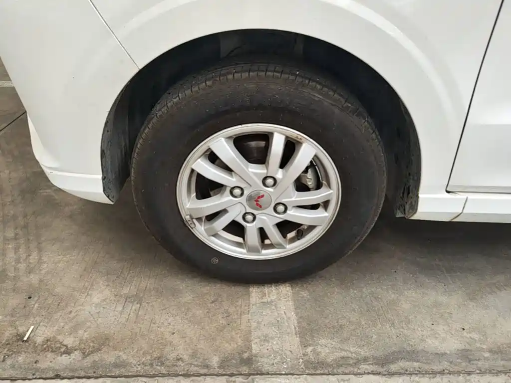 Wuling Hongguang — миниатюра 23