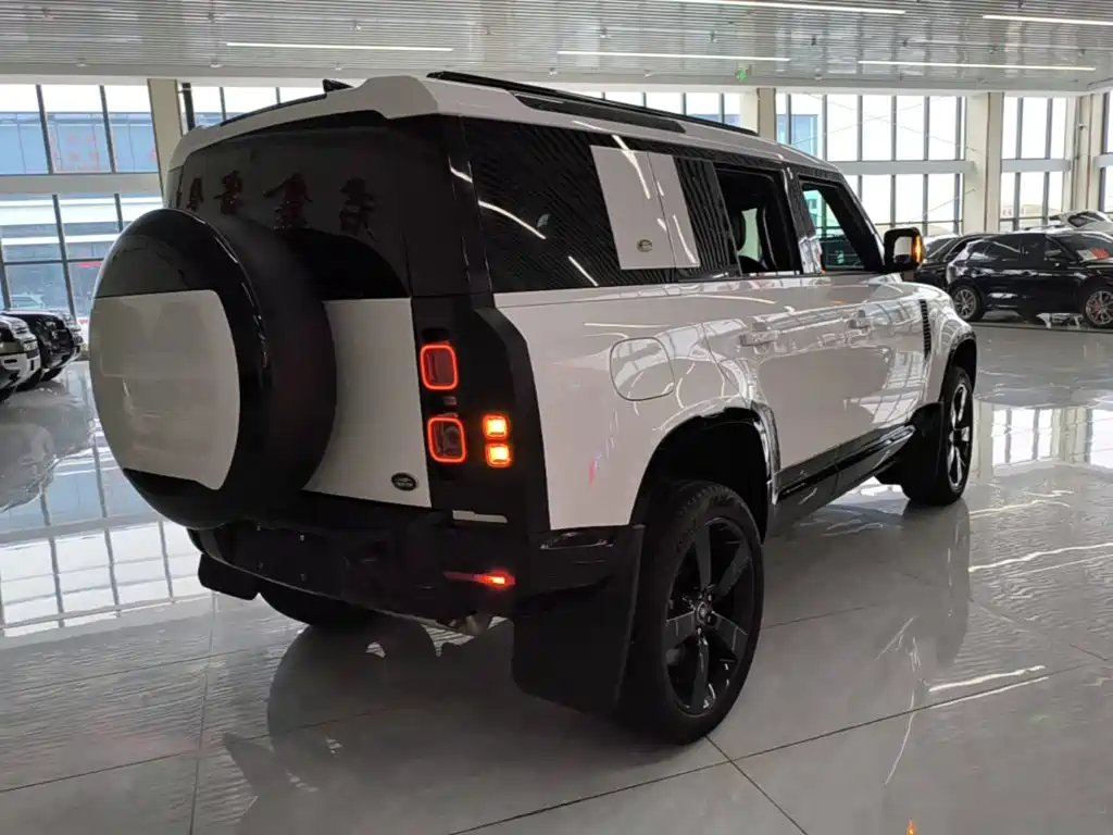 Land Rover Defender — миниатюра 7