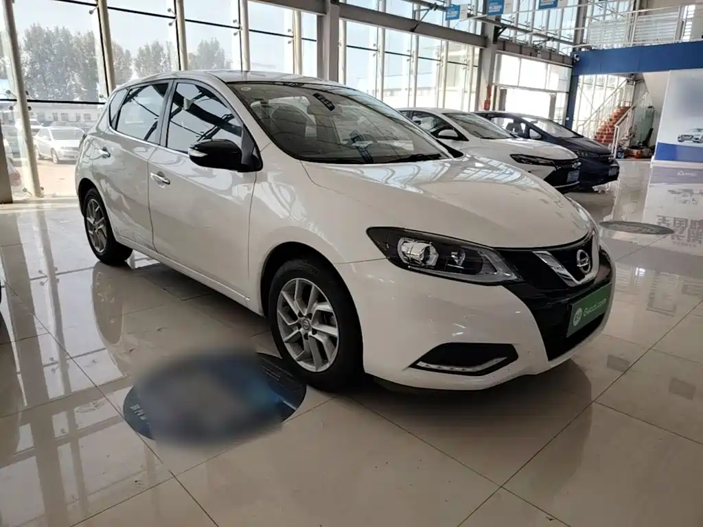 Nissan Tiida — миниатюра 4