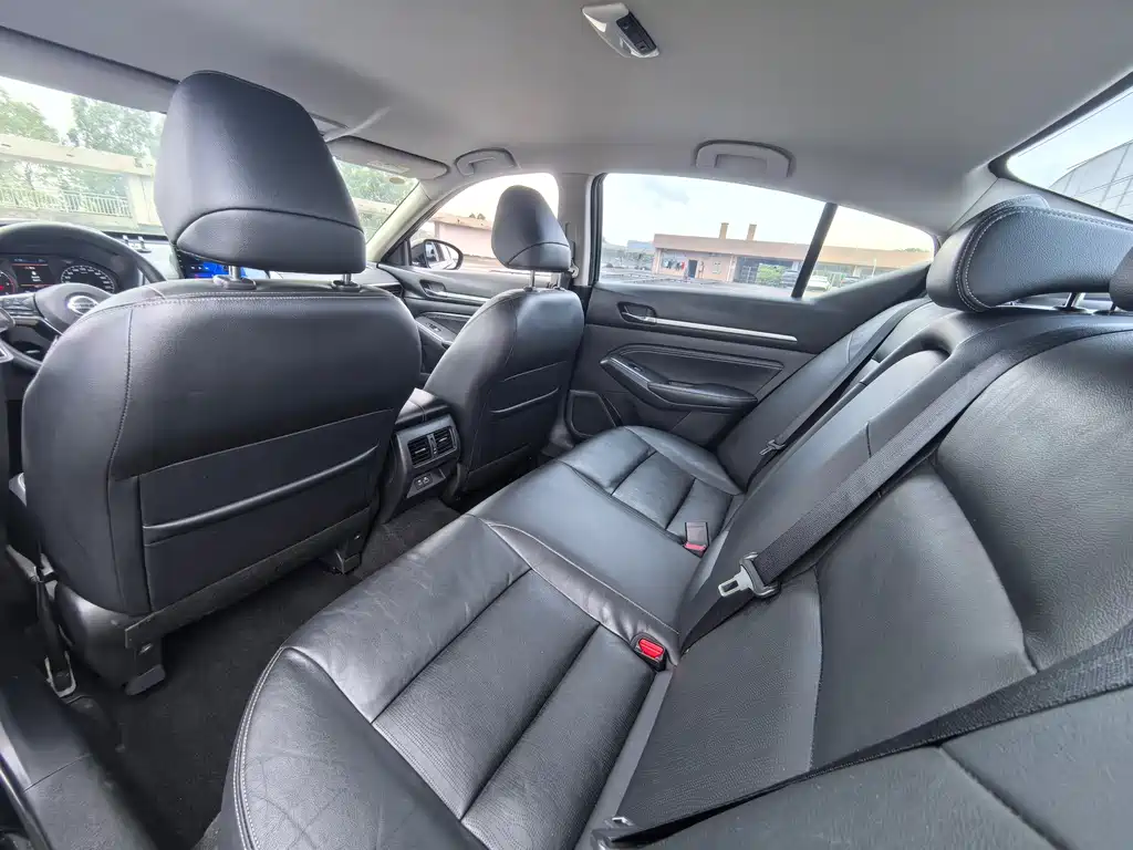 Nissan Teana — миниатюра 8
