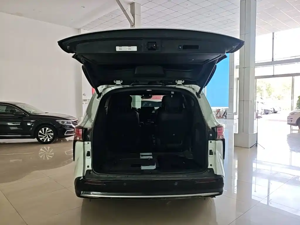 Toyota Sienna — миниатюра 19