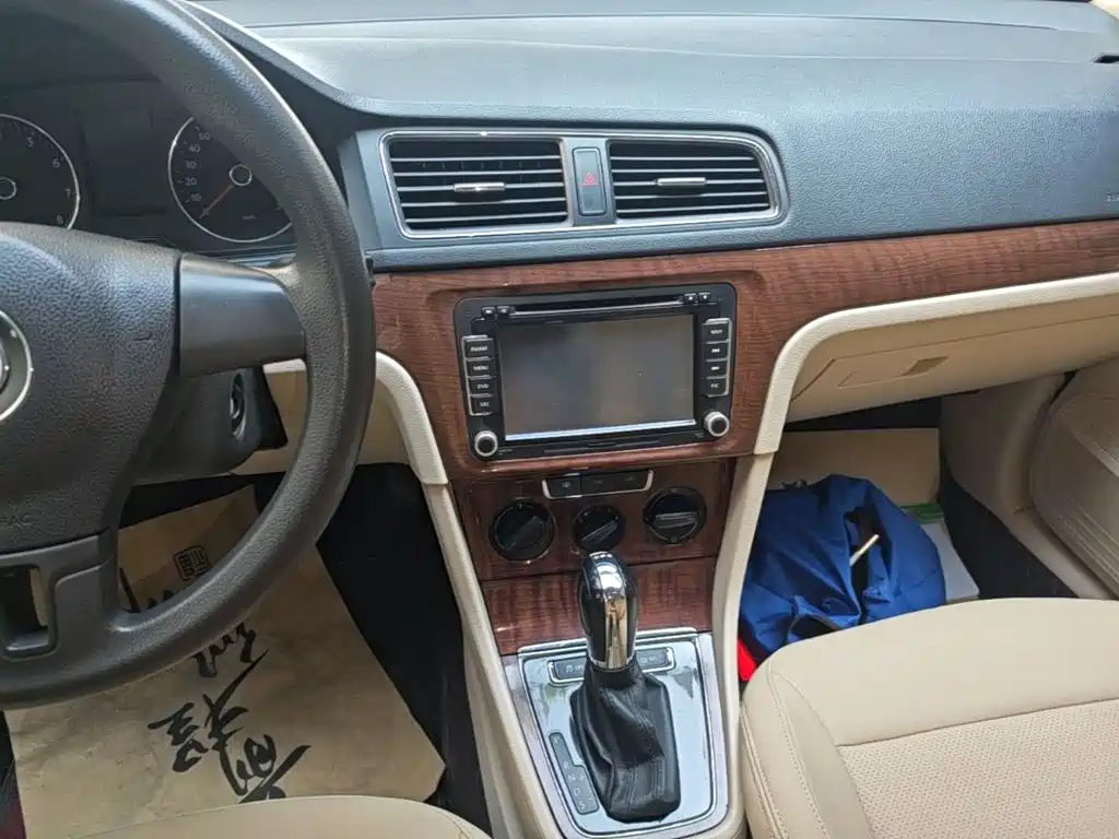 Volkswagen Lavida — миниатюра 13