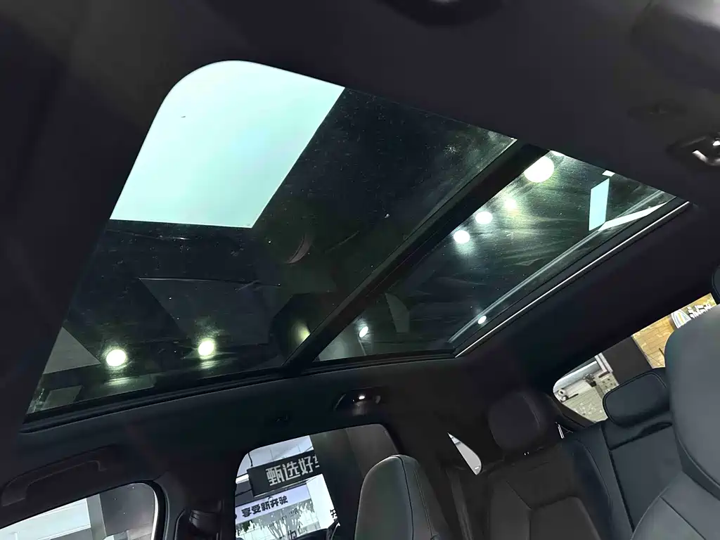 Porsche Cayenne — миниатюра 26