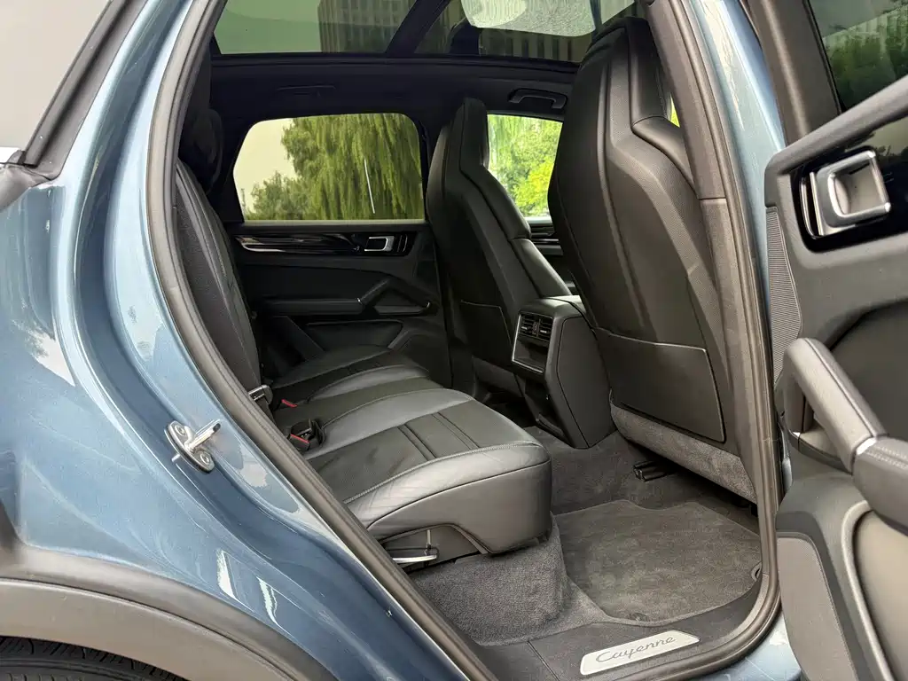 Porsche Cayenne — миниатюра 14