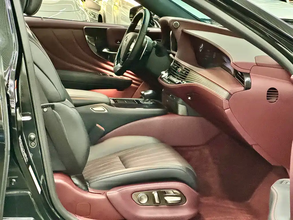 Lexus LS 2018 500h Executive V