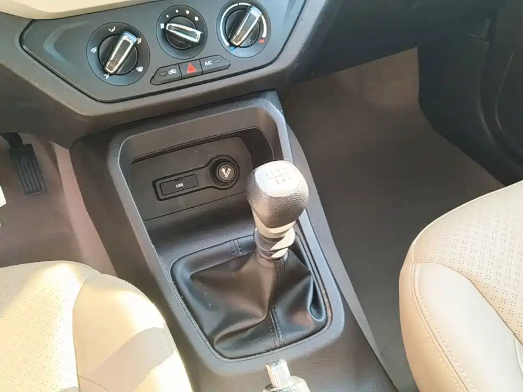 Wuling Hongguang — миниатюра 14
