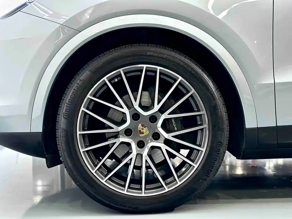 Porsche Cayenne — миниатюра 26