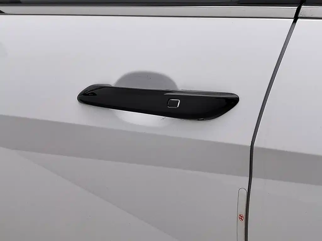 Hyundai Elantra — миниатюра 18
