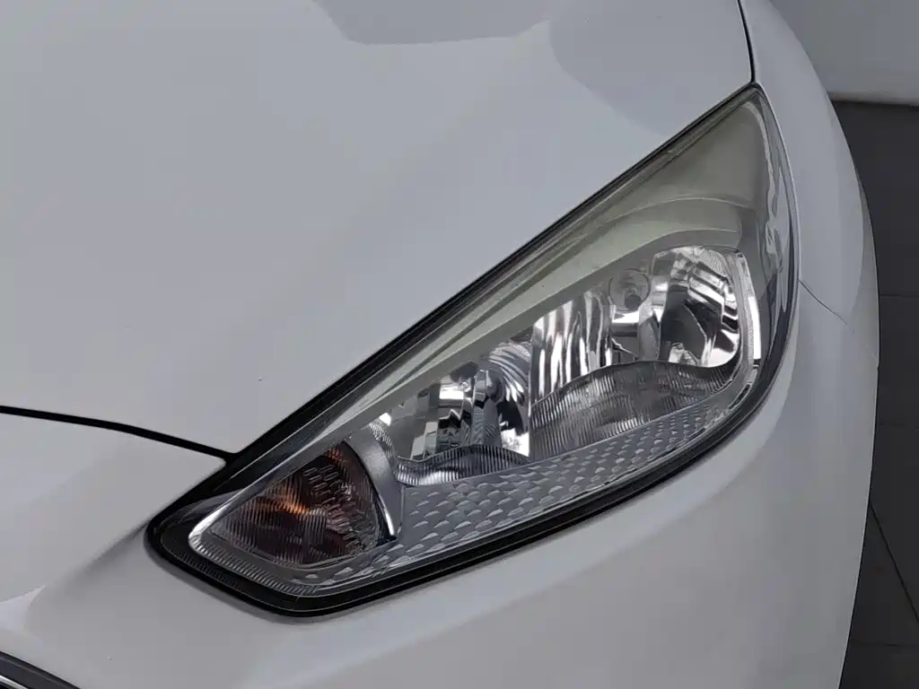 Ford Focus — миниатюра 7