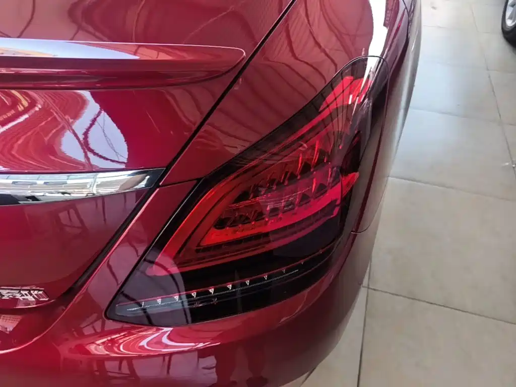 Mercedes-Benz C-Class — миниатюра 8