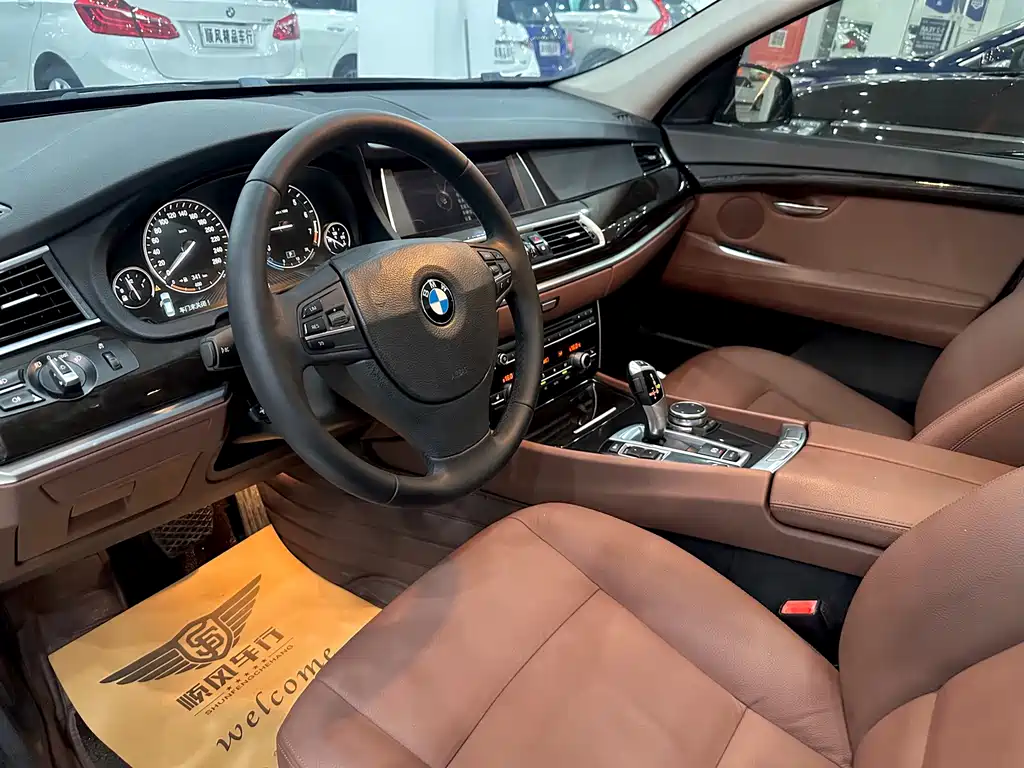 BMW 5 Series GT — миниатюра 6