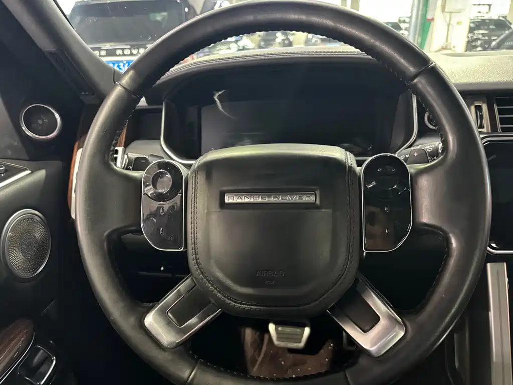 Land Rover Range Rover — миниатюра 10