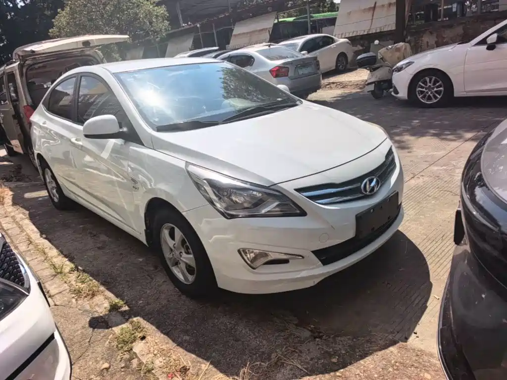 Hyundai Verna — миниатюра 4