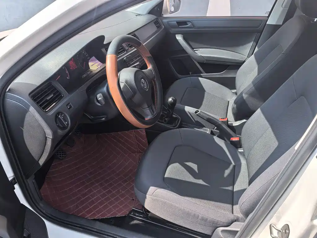 Volkswagen Santana — миниатюра 5