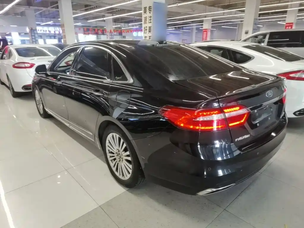 Ford Taurus — миниатюра 5