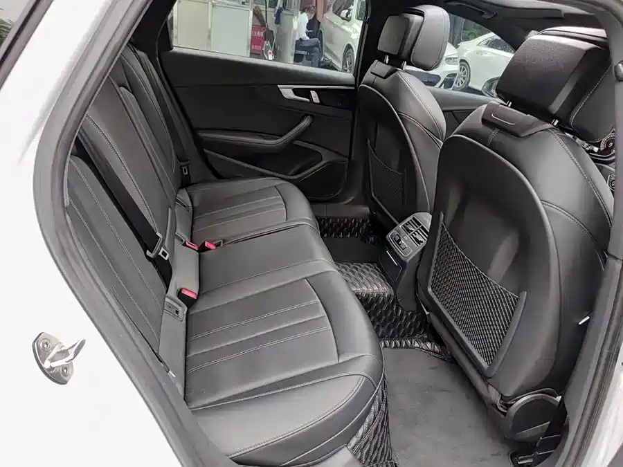 Audi A4L — миниатюра 7
