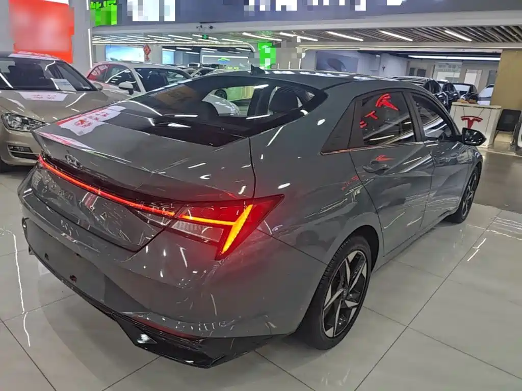 Hyundai Elantra — миниатюра 7