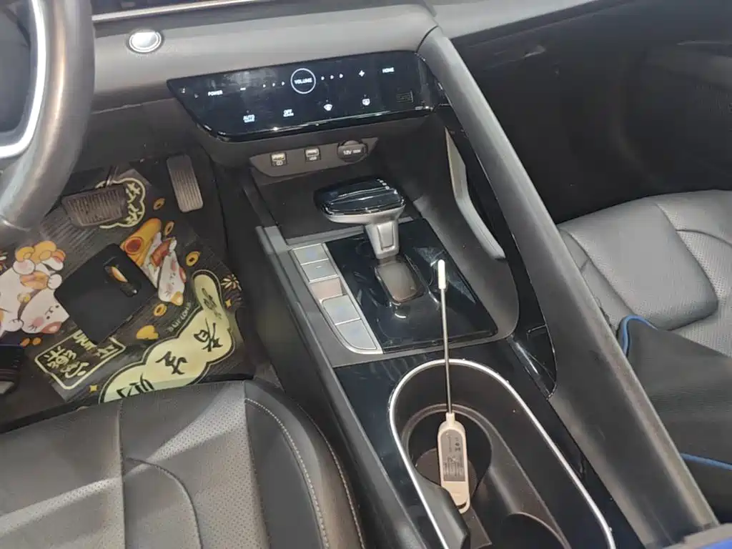Hyundai Elantra — миниатюра 14