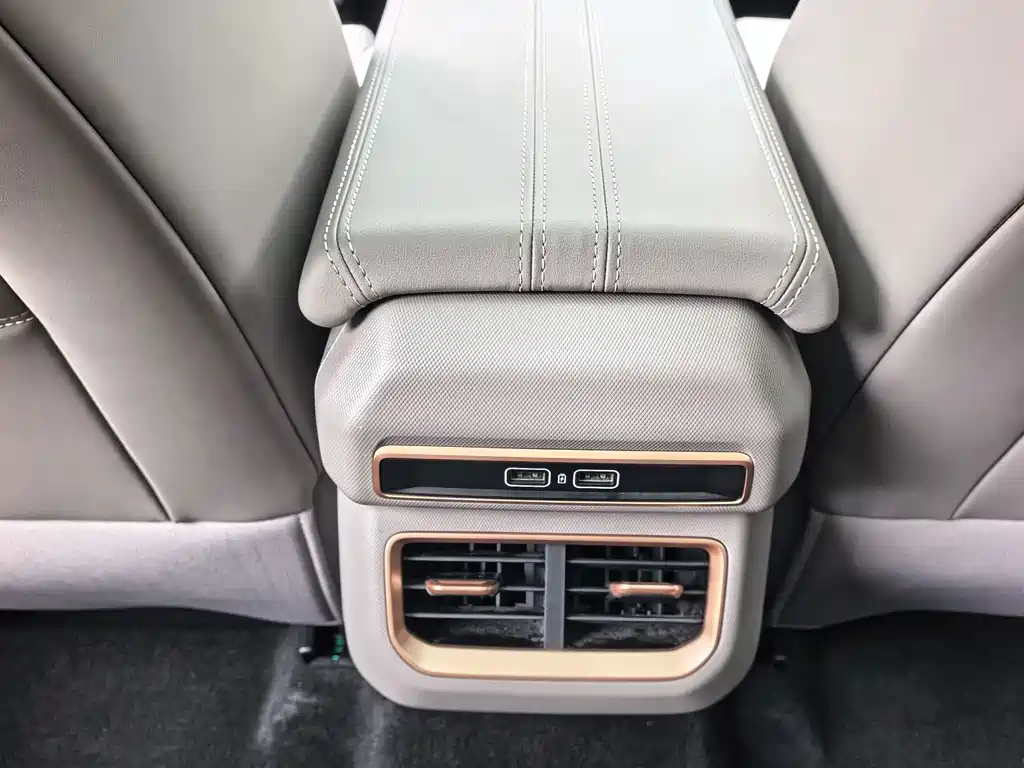Geely Icon — миниатюра 11