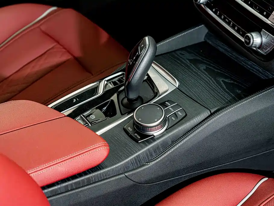 BMW 5 Series — миниатюра 18