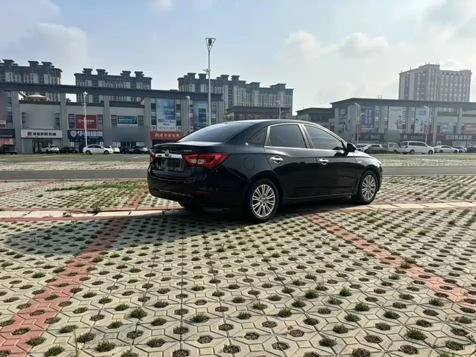Buick Excelle — миниатюра 7