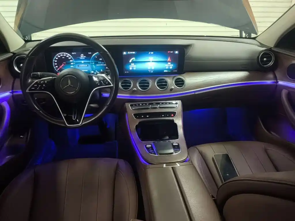 Mercedes-Benz E-Class — миниатюра 10