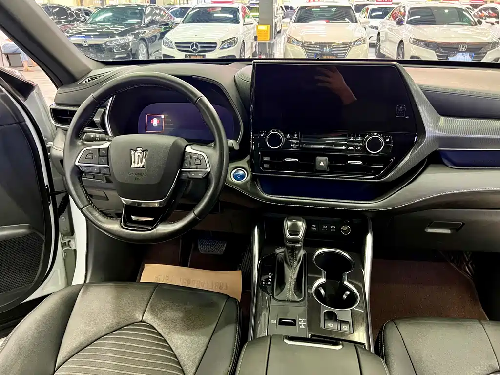 Toyota Crown Kluger — миниатюра 10