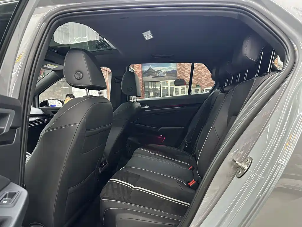 Volkswagen Golf — миниатюра 14