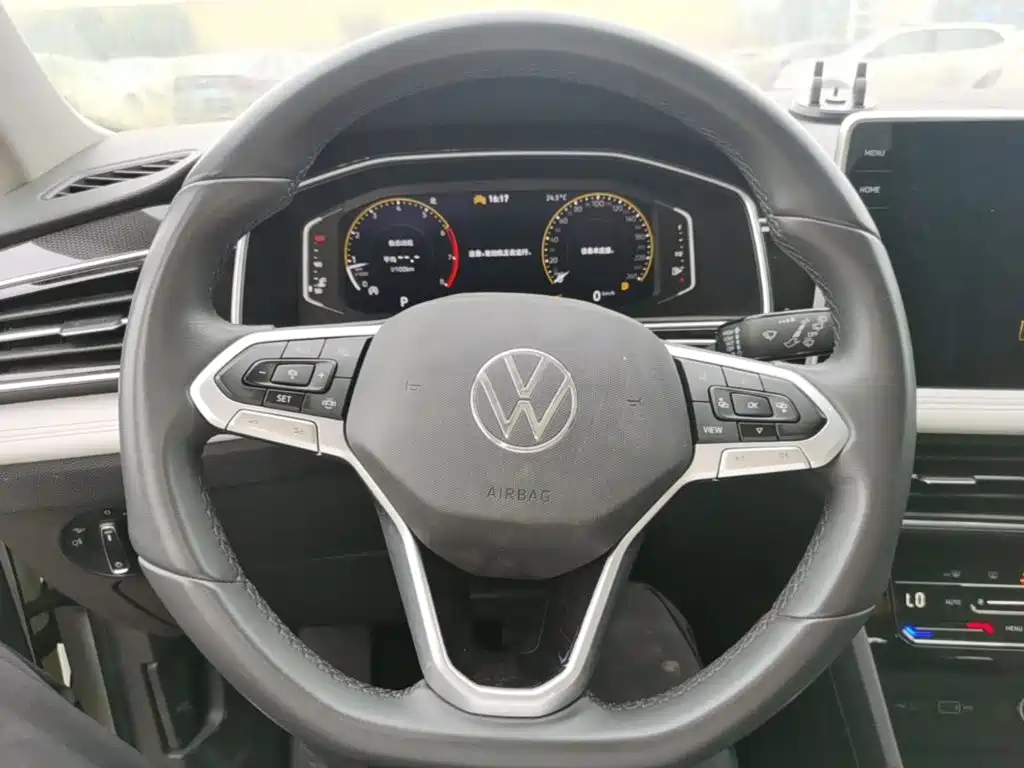 Volkswagen Tiguan L — миниатюра 11