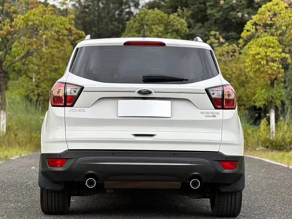 Ford Kuga — миниатюра 10