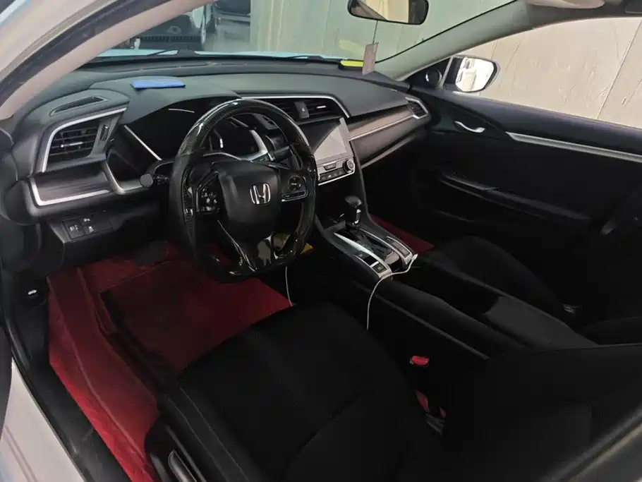 Honda Civic — миниатюра 12