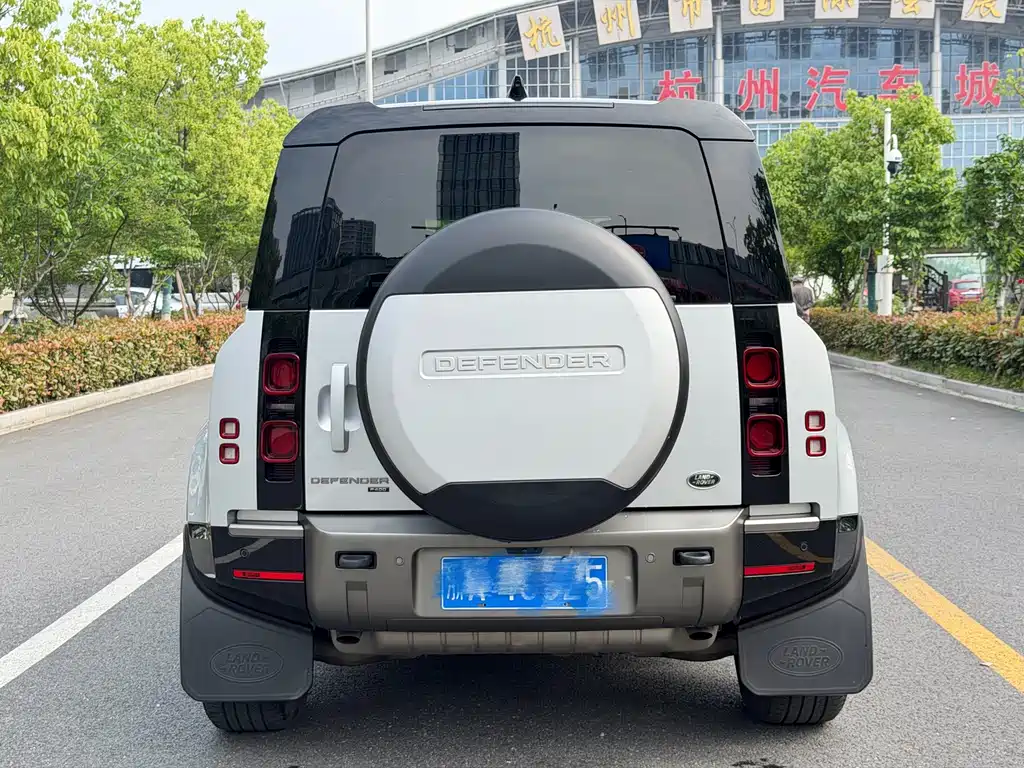 Land Rover Defender — миниатюра 5