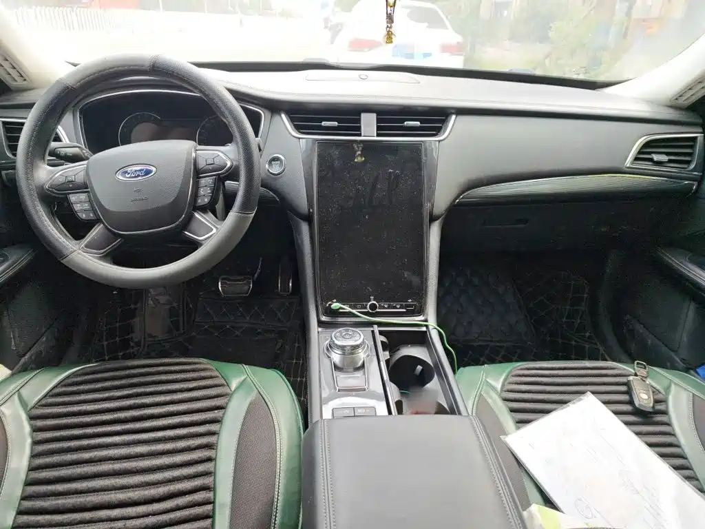 Ford Taurus — миниатюра 5