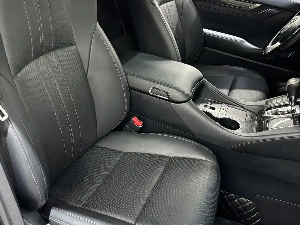 Lexus LM — миниатюра 12