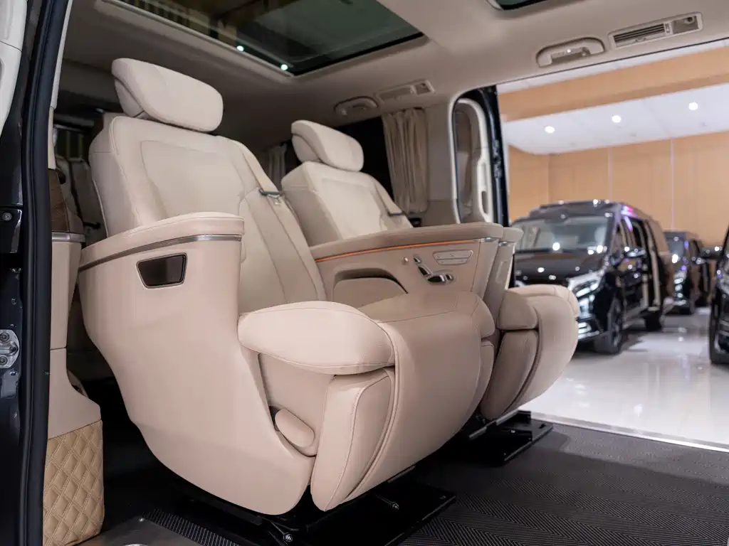 Mercedes-Benz V-Class — миниатюра 8