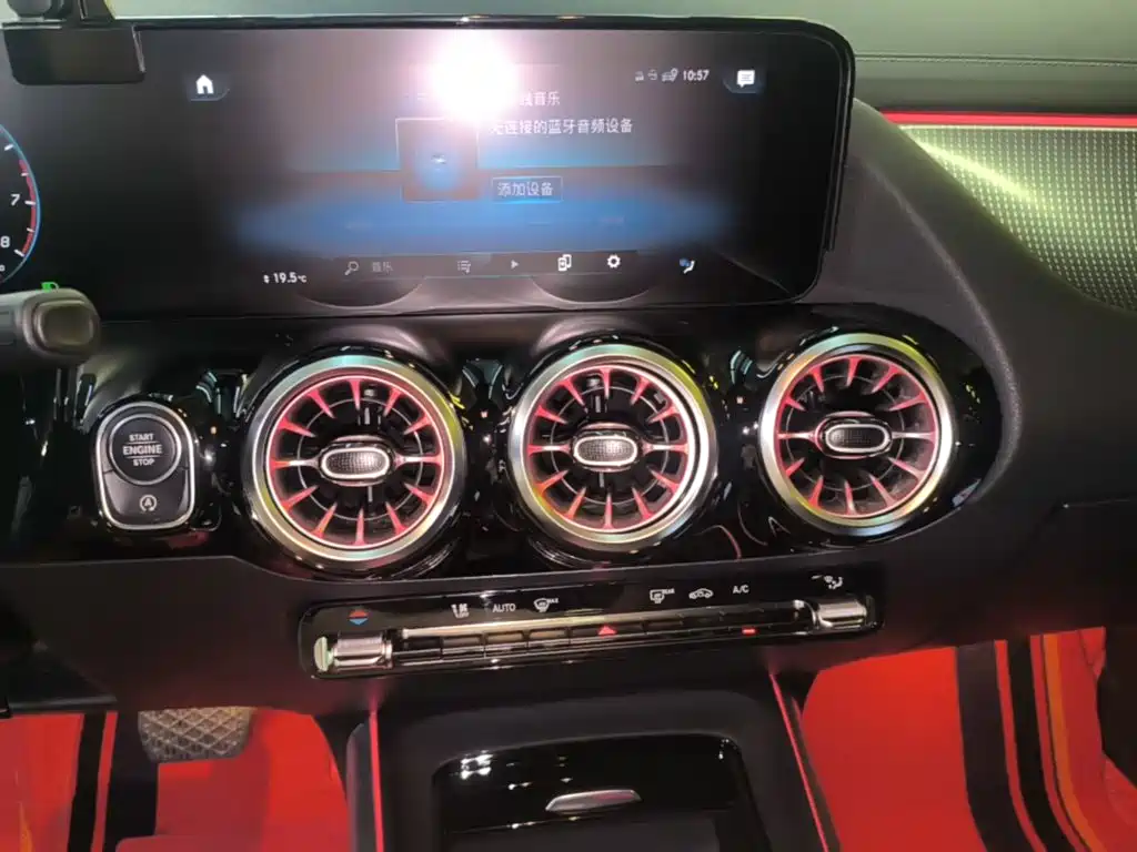 Mercedes-Benz GLA — миниатюра 13