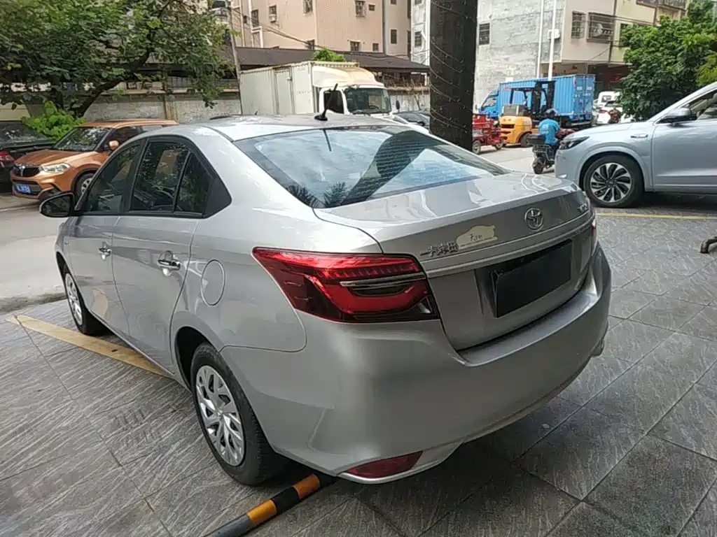 Toyota Vios - фото 23