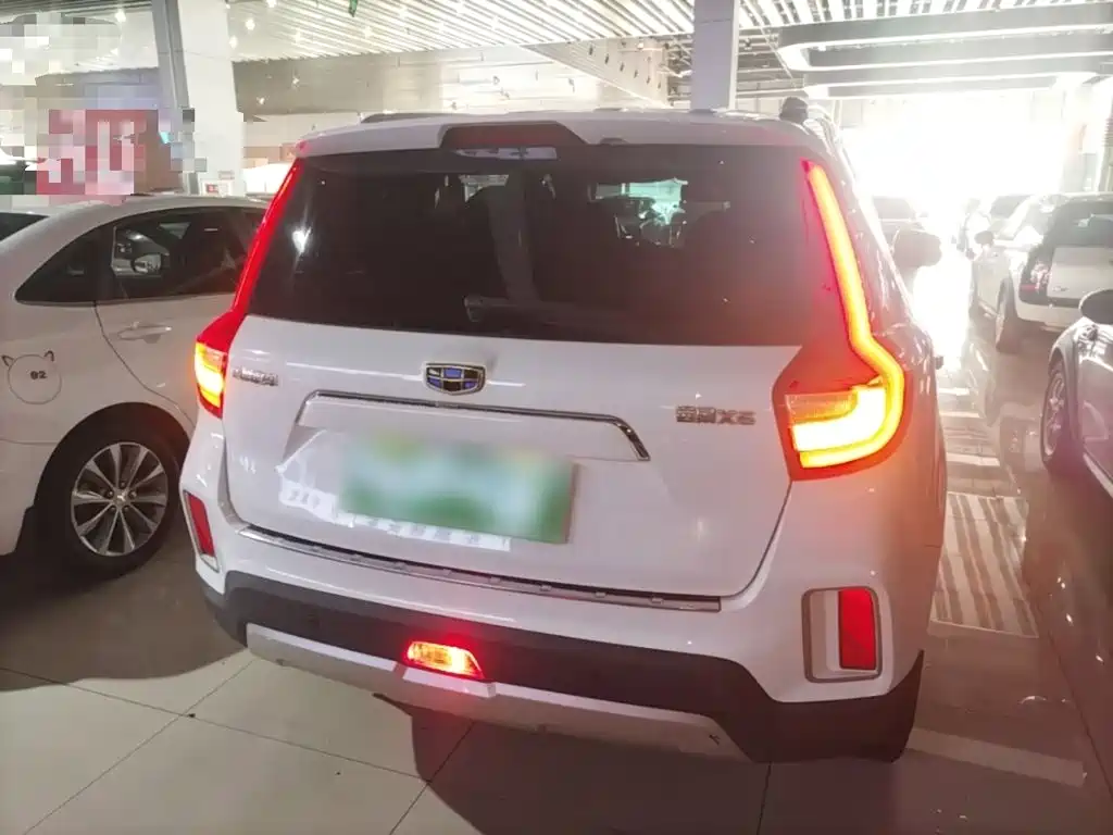 Geely Vision X6 — миниатюра 6